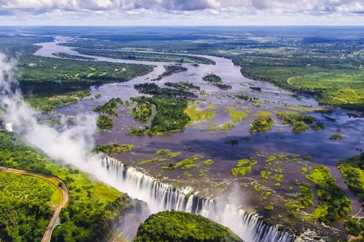 Victoria Falls Top 6  Luxury Lodges for 2026 / 2027